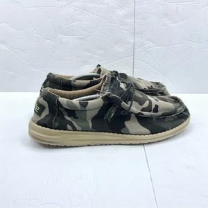 Hey Dude Shoes Mens Size 7 Wally Sox Slip-On Lightweight Breathable Loafer Camo